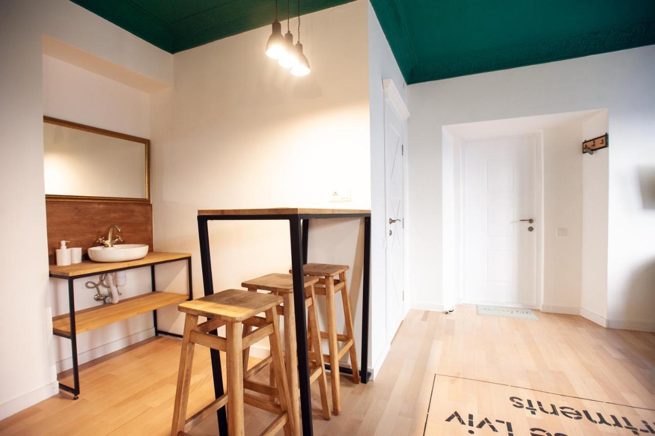 Neue Gasse Lviv Apartments Bagian luar foto