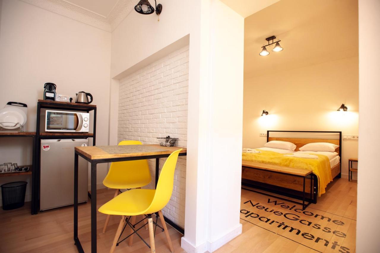 Neue Gasse Lviv Apartments Bagian luar foto