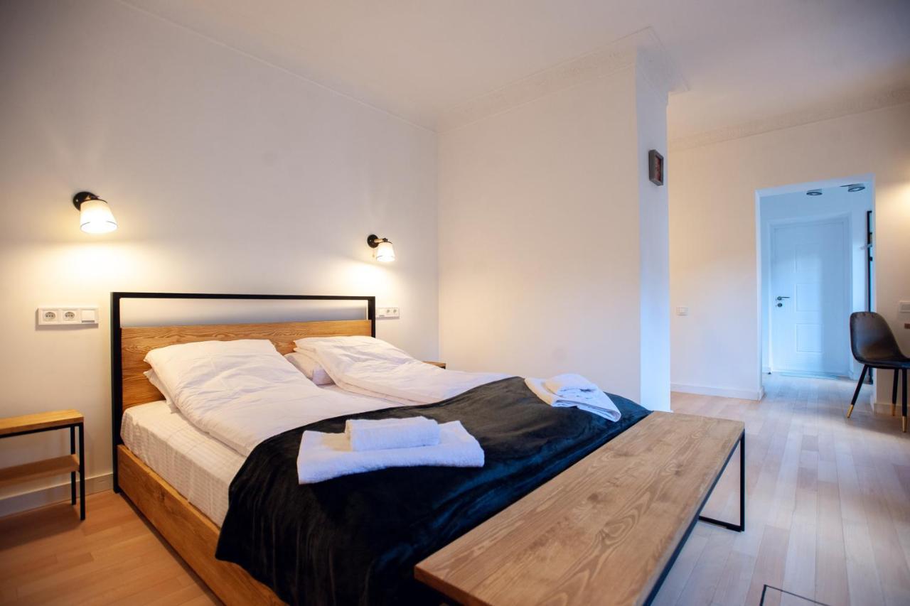 Neue Gasse Lviv Apartments Bagian luar foto