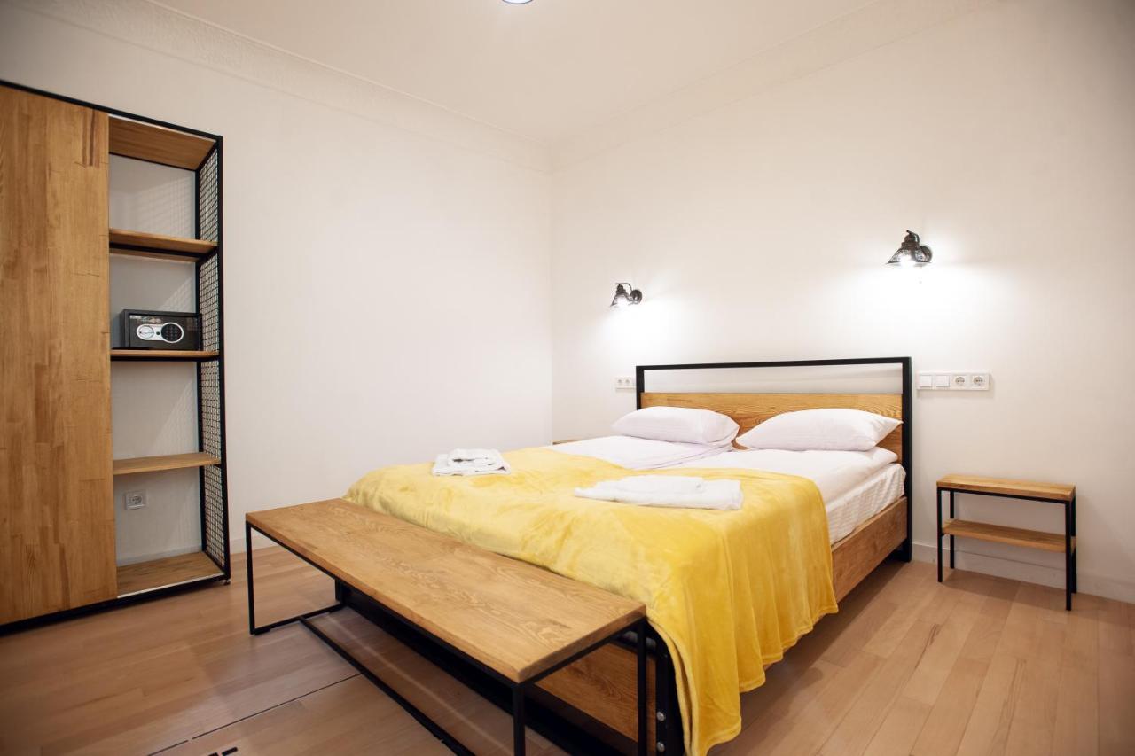 Neue Gasse Lviv Apartments Bagian luar foto